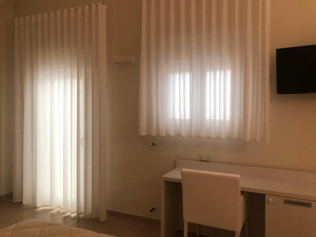 Paleat-Manduria Bed & Breakfast Bagian luar foto