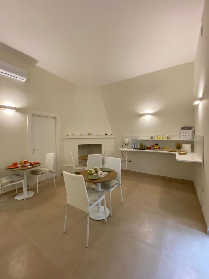 Paleat-Manduria Bed & Breakfast Bagian luar foto